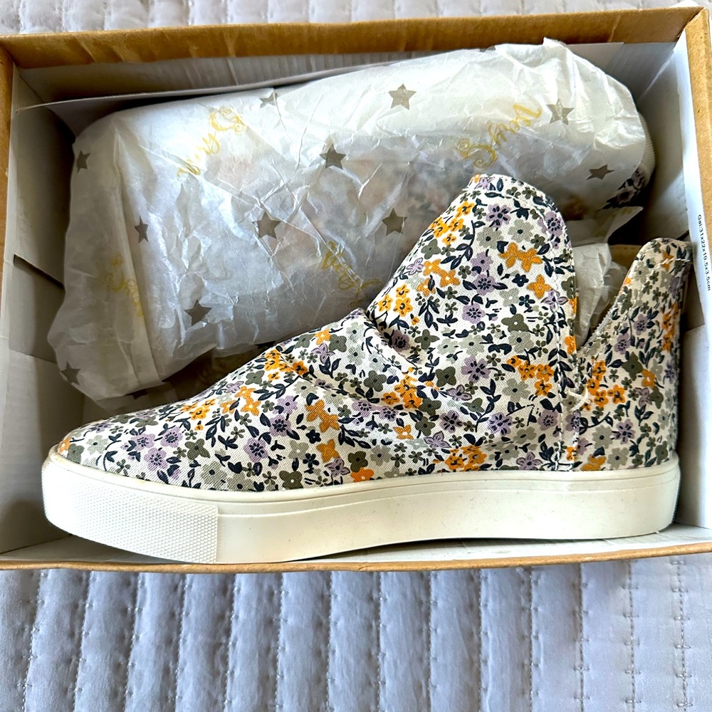 Brand New Canvas Sneakers